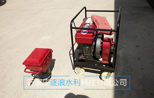 汛期倒计时 储蓄防汛抢险打桩机